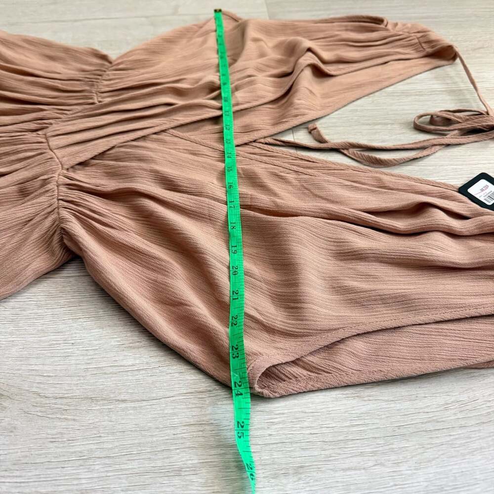 Zenana Peach Woven Crinkle Draped Surplice V-Neck Romper Size L - Picture 3 of 7